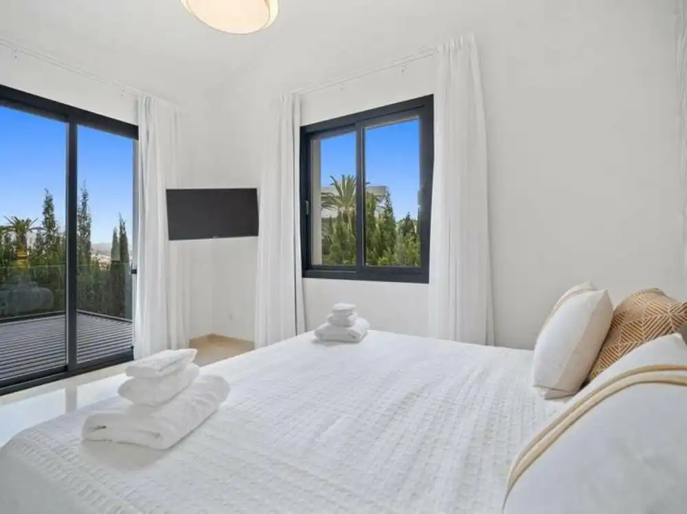 Bedroom of Houses for sale in Nueva Andalucía