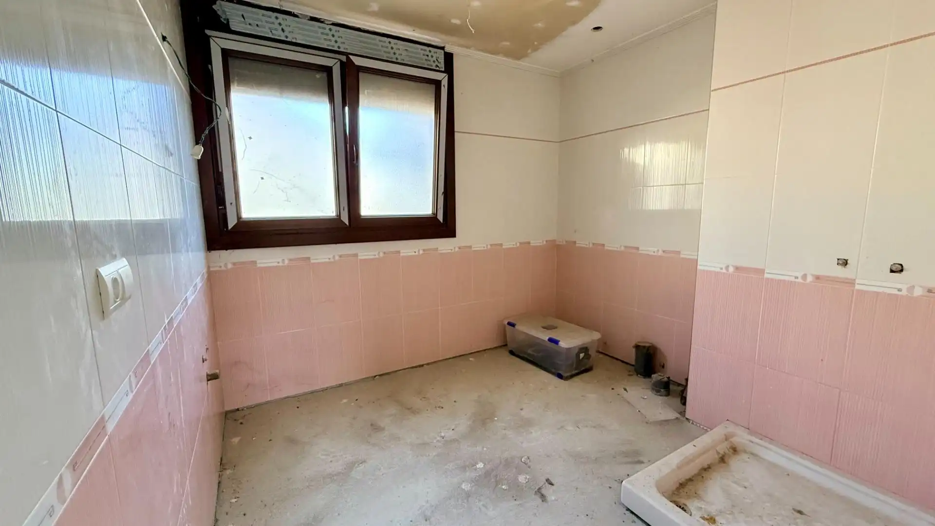 Bathroom of Houses for sale in Cuéllar  with Terrace and Storage room