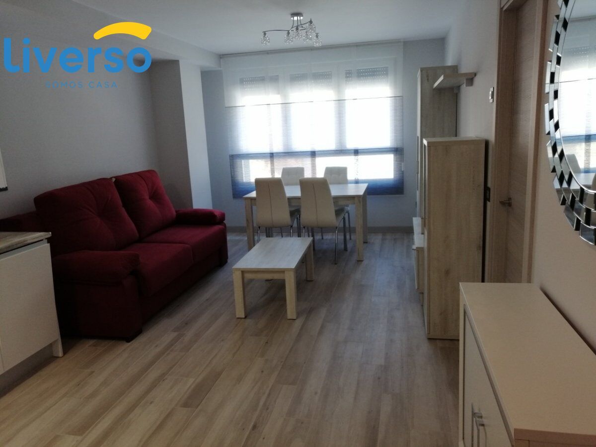 Sala d'estar de Apartament de lloguer en Aranda de Duero amb Calefacció