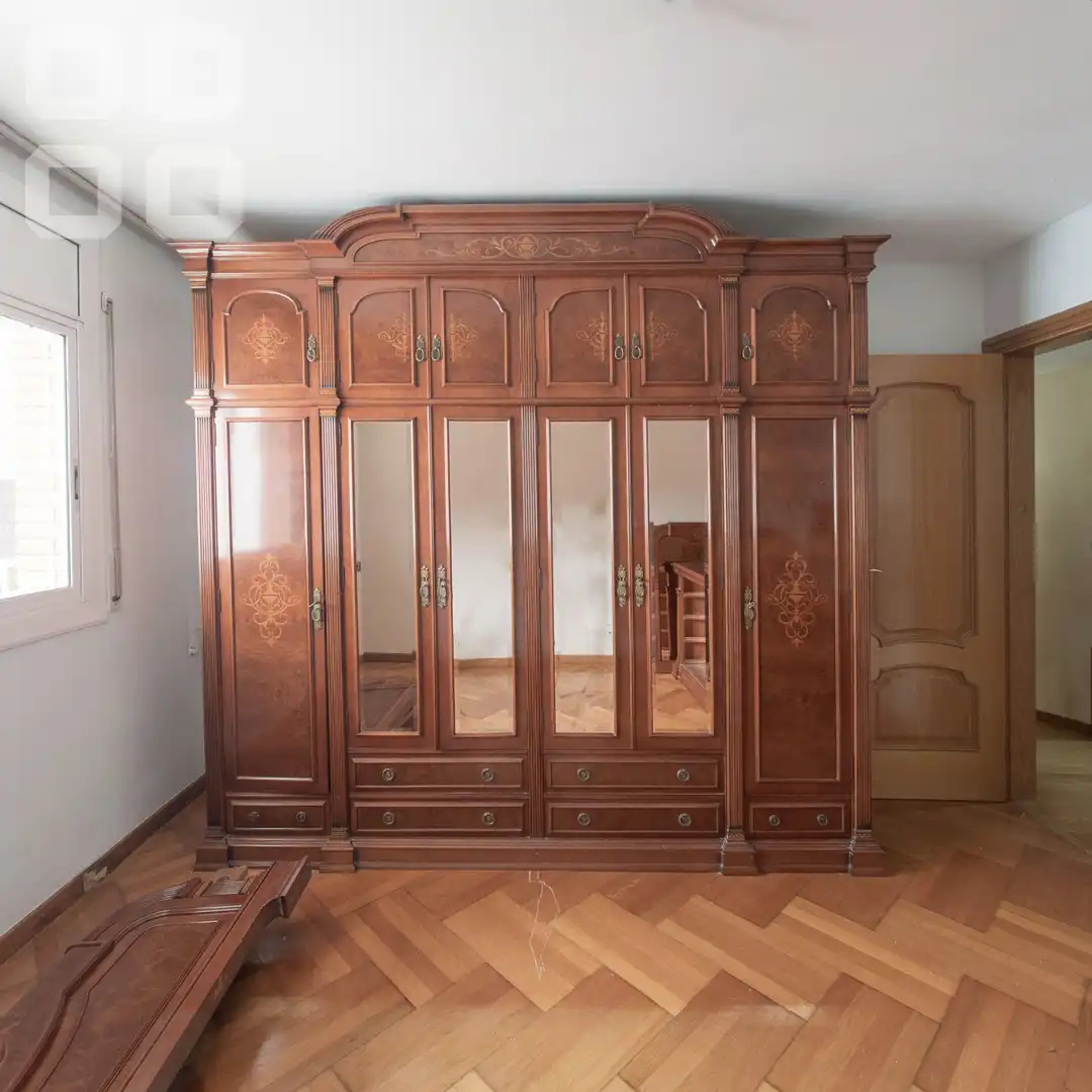 Habitación de Piso en venta en L'Hospitalet de Llobregat con Parquet, Terraza y Balcón