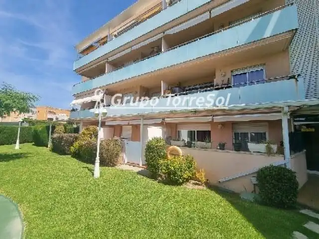 Vista exterior de Piso en venta en La Pobla de Montornès   con Aire acondicionado, Calefacción y Terraza