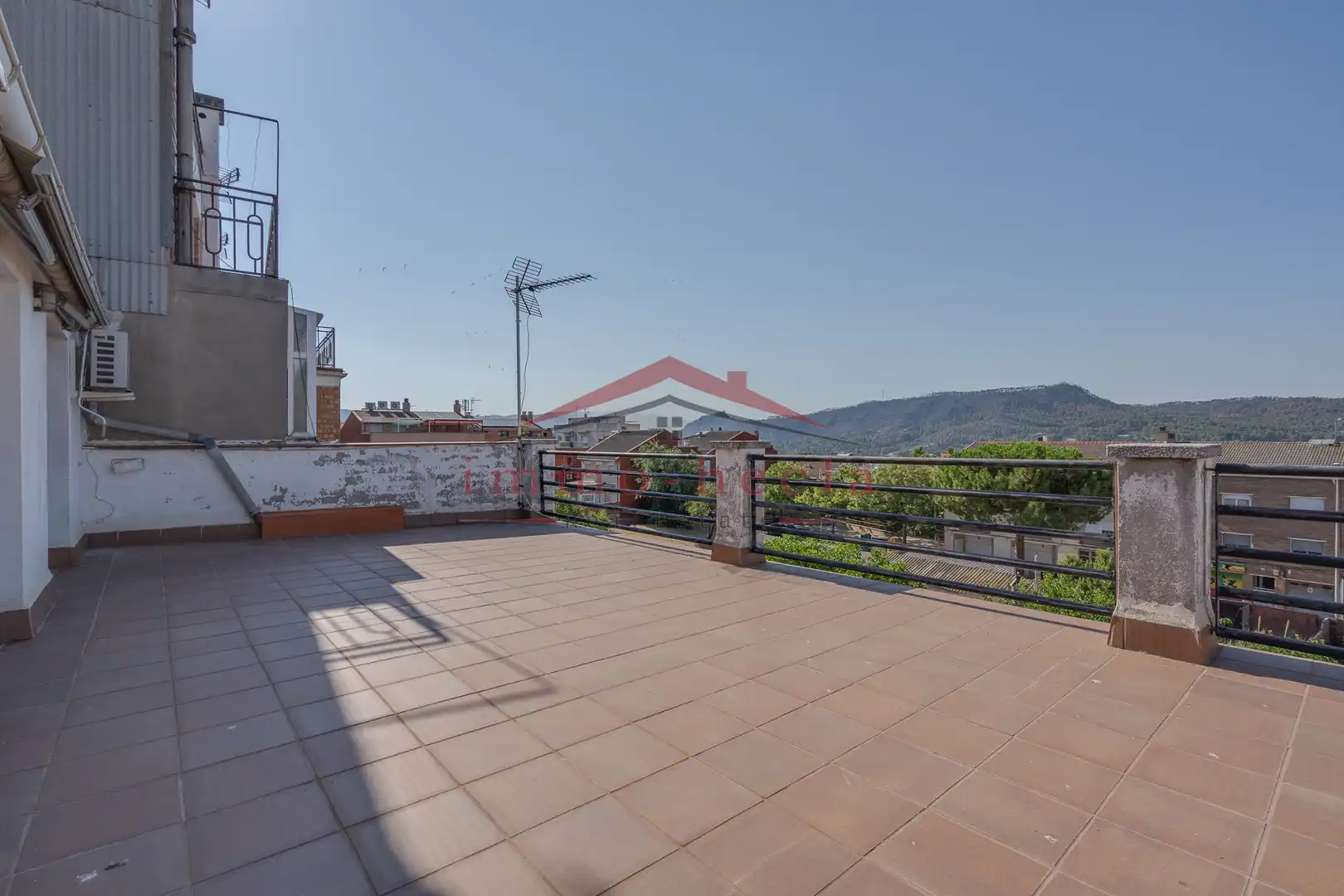 Terrassa de Casa adosada en venda en Vilanova del Camí amb Calefacció, Terrassa i Piscina