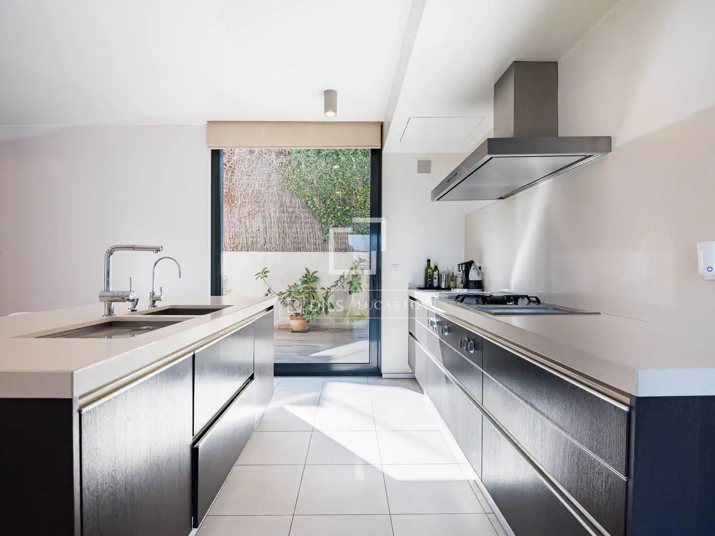 Cuina de Casa o xalet en venda en Sant Cugat del Vallès amb Aire condicionat, Calefacció i Terrassa
