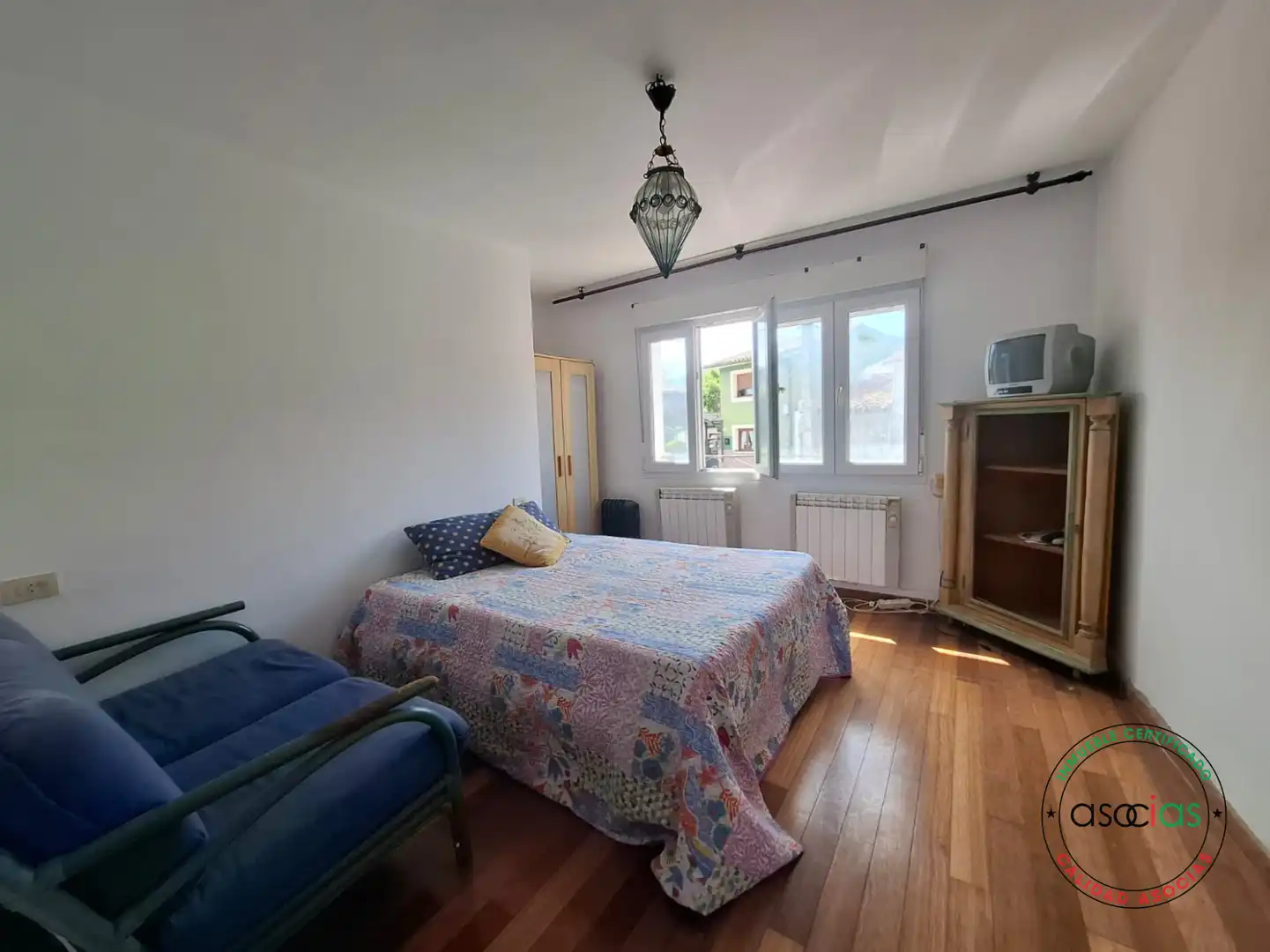 Habitación de Casa adosada en venta en Villaviciosa con Calefacción y Trastero