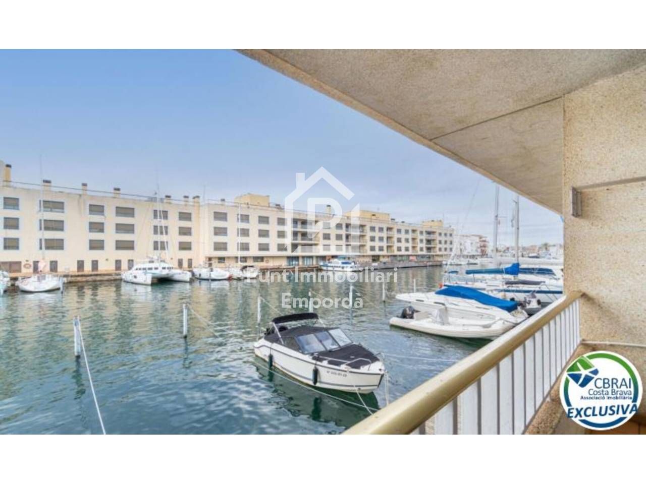 Exterior view of Apartment for sale in Empuriabrava  with Air Conditioner and Terrace
