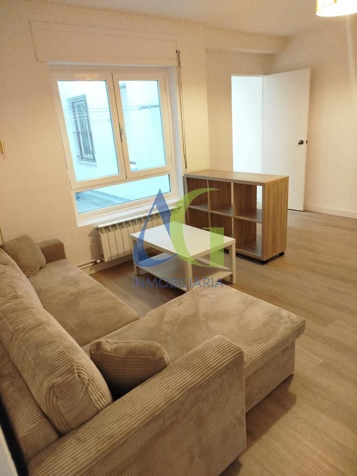 Sala de estar de Piso en venta en León Capital  con Calefacción y Parquet