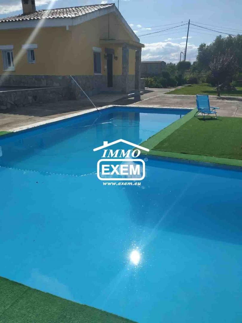 Piscina de Casa o xalet en venda en Alcoletge amb Calefacció i Jardí privat
