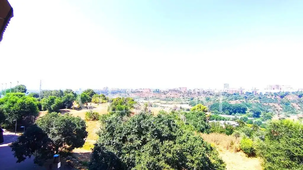 Wohnung zur Miete in Sabadell mit Heizung, Terrasse und Gemeinschaftspool