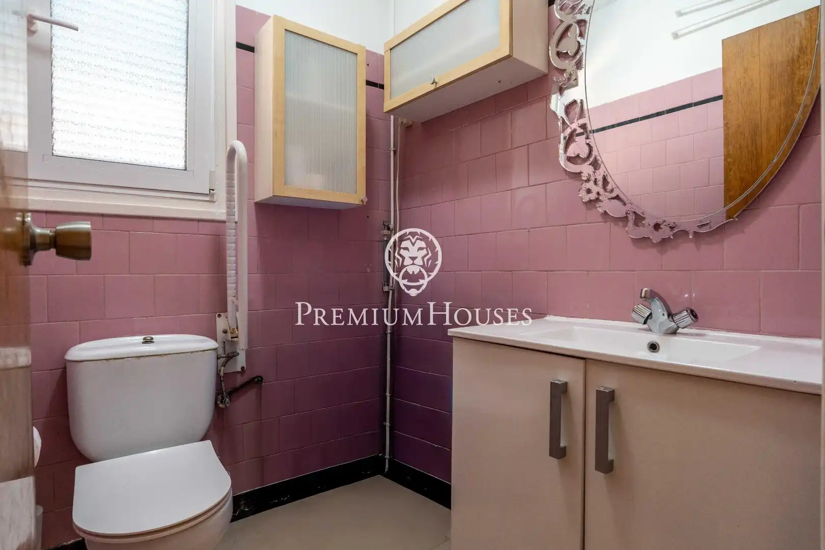 Bathroom of Houses for sale in Tarragona  with Air Conditioner, Heating and Private garden