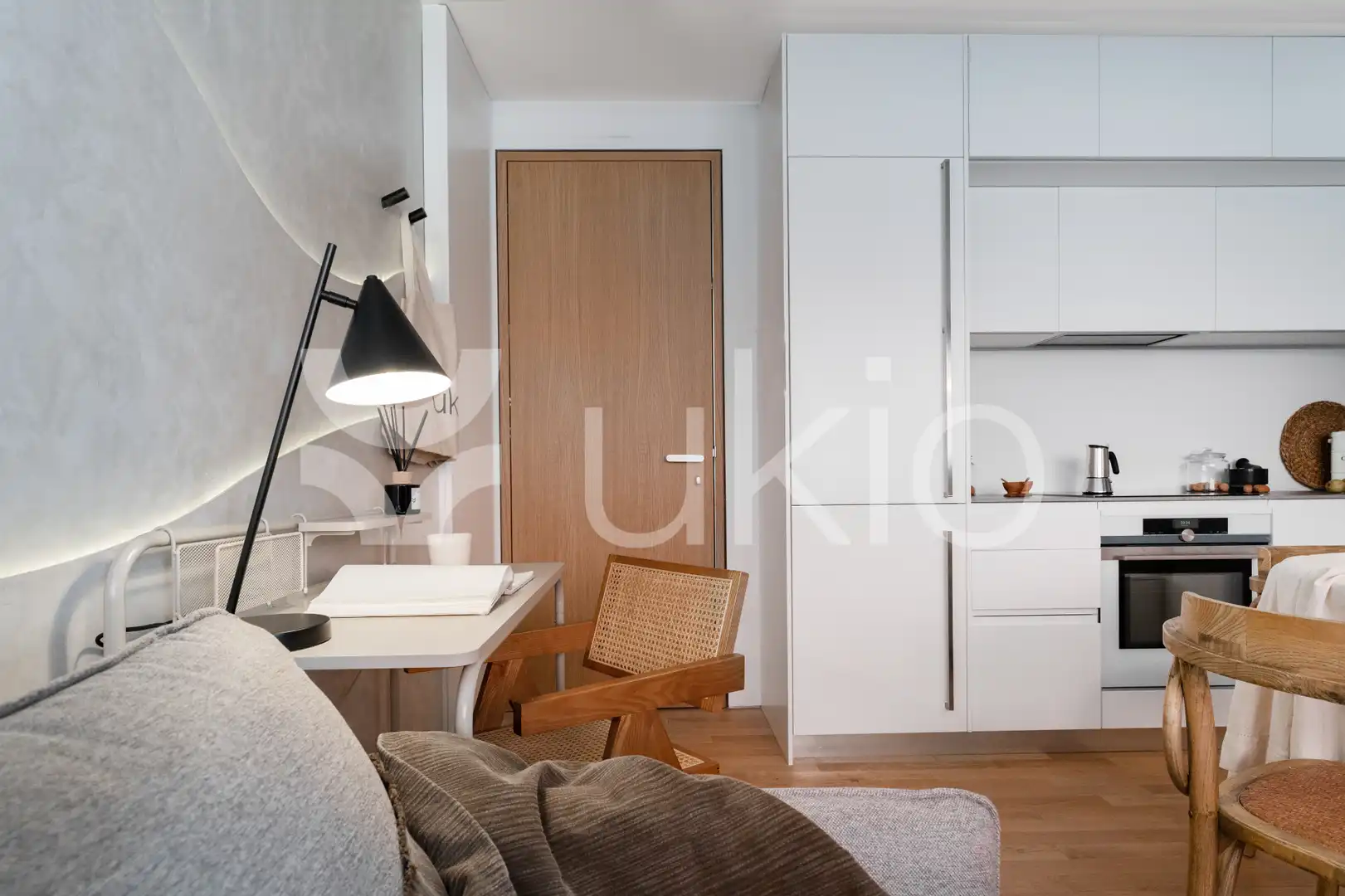 Dormitori de Apartament de lloguer en Madrid amb Aire condicionat, Calefacció i Moblat