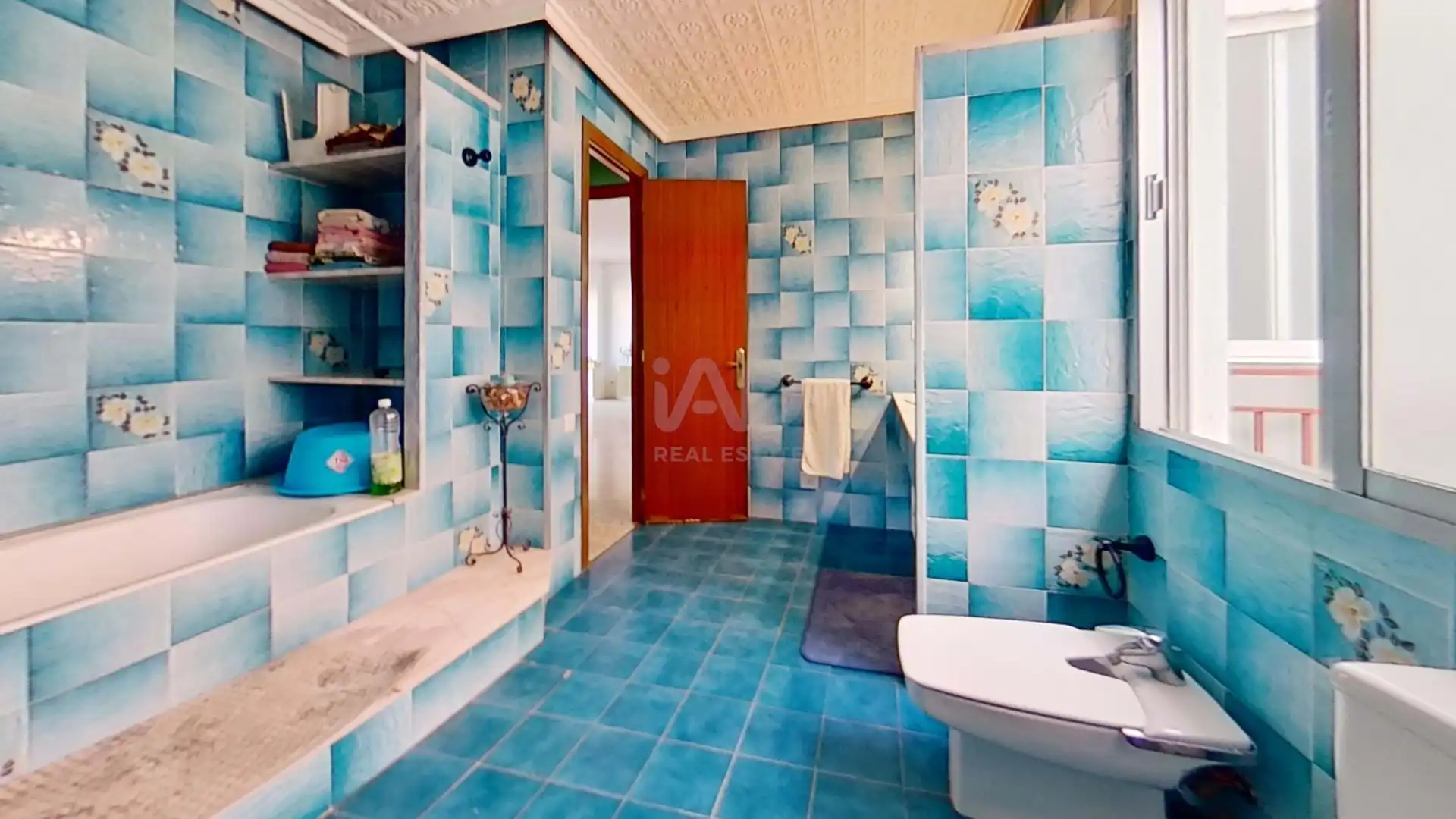 Badezimmer von Wohnung zum Verkauf in Ulldecona mit Klimaanlage und Terrasse