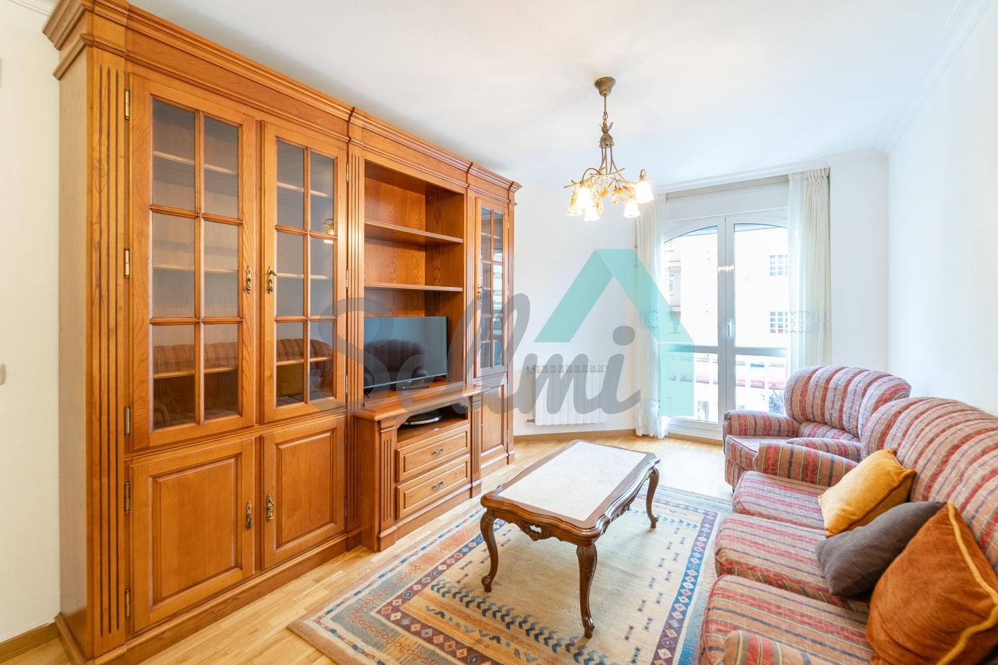 Living room of Flat to rent in Oviedo   with Heating, Parquet flooring and Furnished