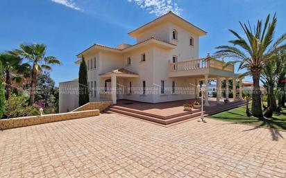 Vista exterior de Casa o xalet en venda en Benidorm amb Aire condicionat, Terrassa i Piscina