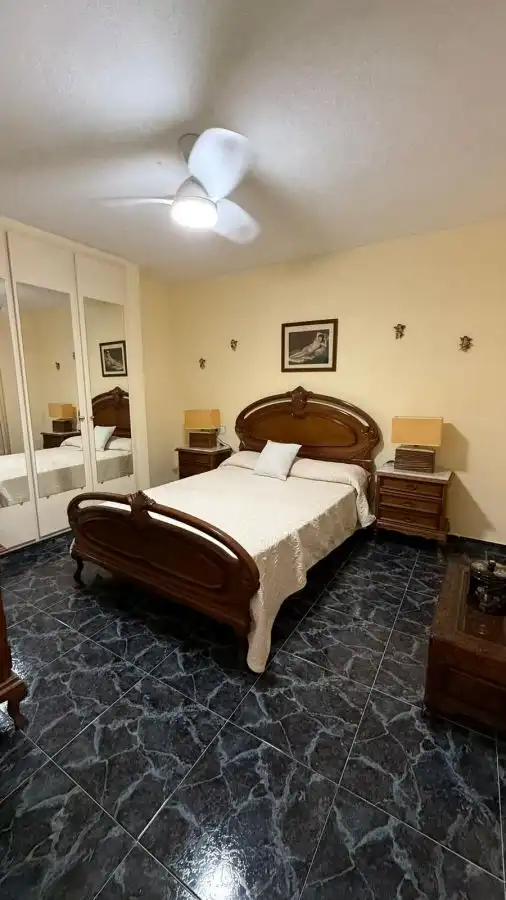 Schlafzimmer von Wohnungen zum Verkauf in Benidorm mit Privatgarten, Möbliert und Gemeinschaftspool