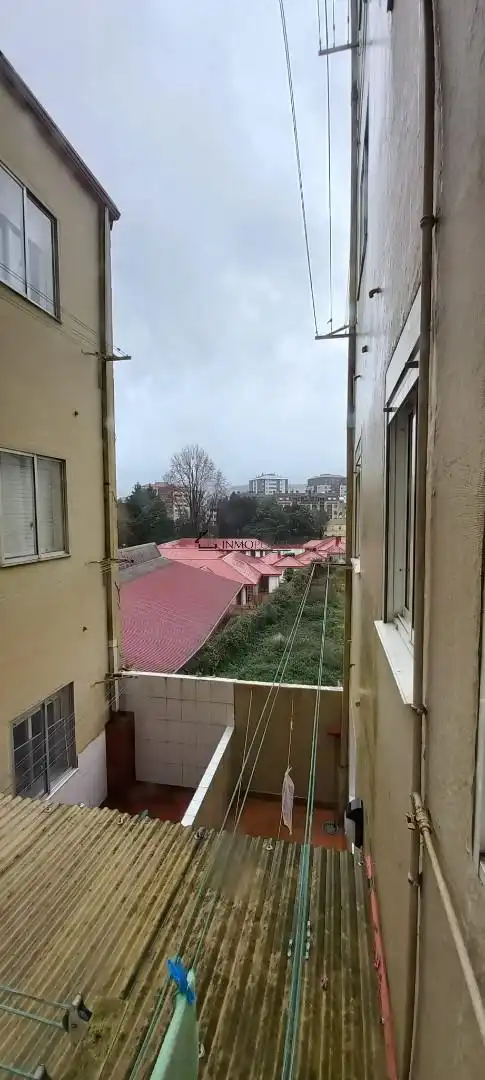 Vista exterior de Pis en venda en Pontevedra Capital  amb Calefacció, Forn i Rentadora