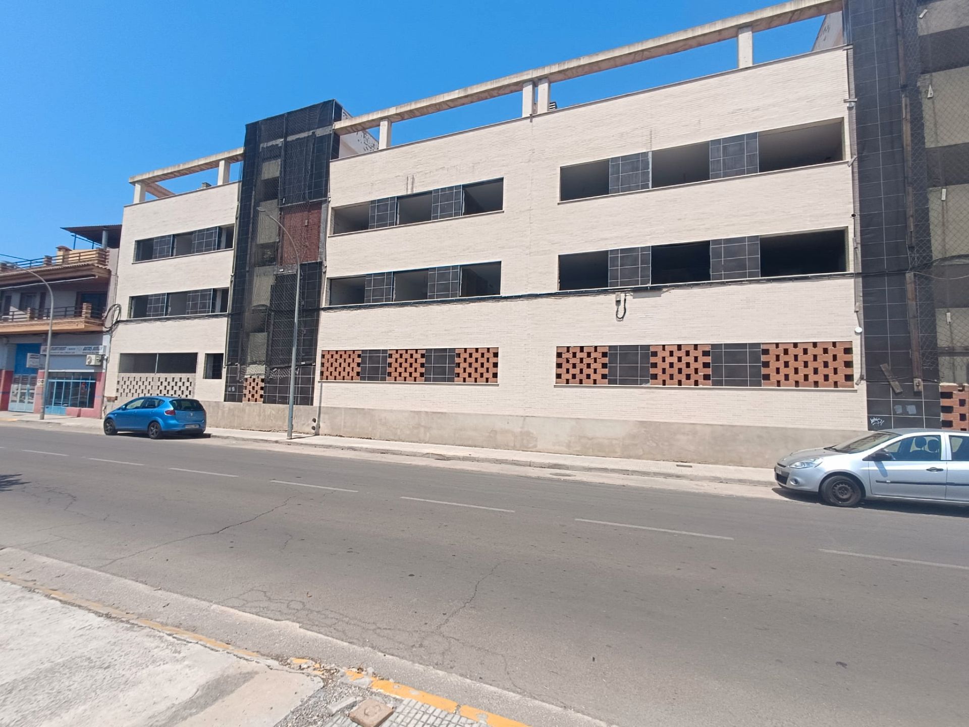 Vista exterior de Edificio en venta en Carcaixent