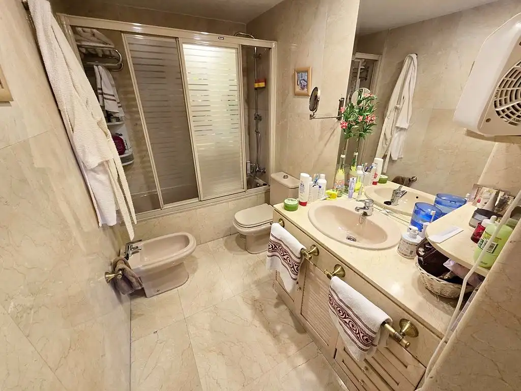 Bathroom of Attic for sale in Leganés  with Heating, Parquet flooring and Terrace