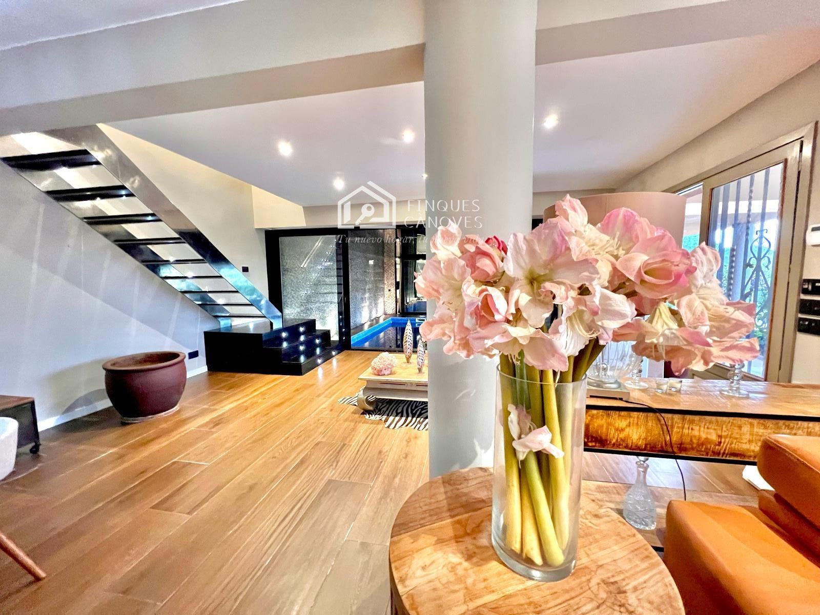 Sala d'estar de Casa adosada en venda en Palamós amb Aire condicionat, Calefacció i Jardí privat