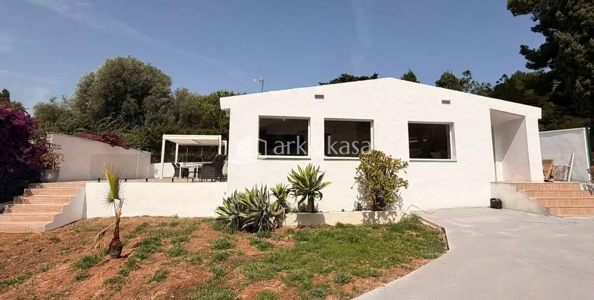 Vista exterior de Casa o xalet de lloguer en Sagunto / Sagunt amb Aire condicionat, Jardí privat i Terrassa