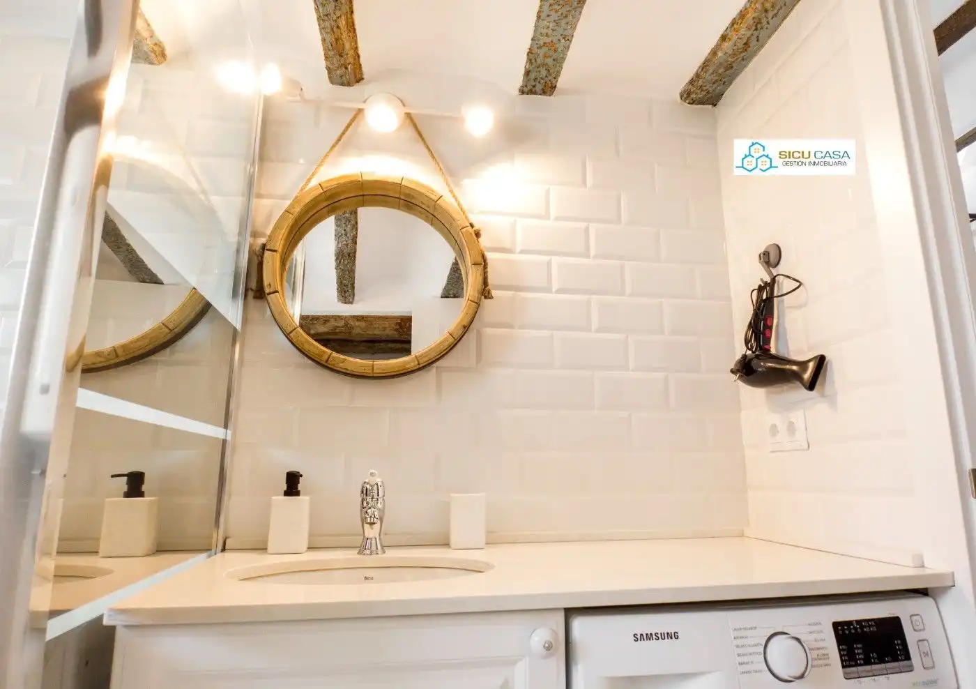 Bathroom of Houses for sale in Jijona / Xixona  with Air Conditioner, Terrace and Storage room