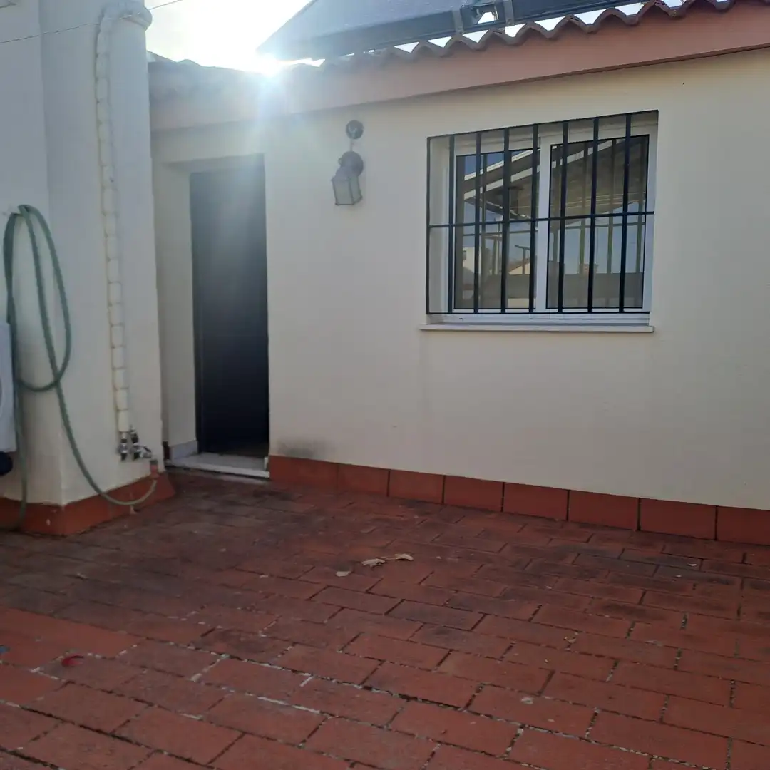 Casa adosada en venda en Dos Hermanas amb Aire condicionat, Traster i Piscina comunitària