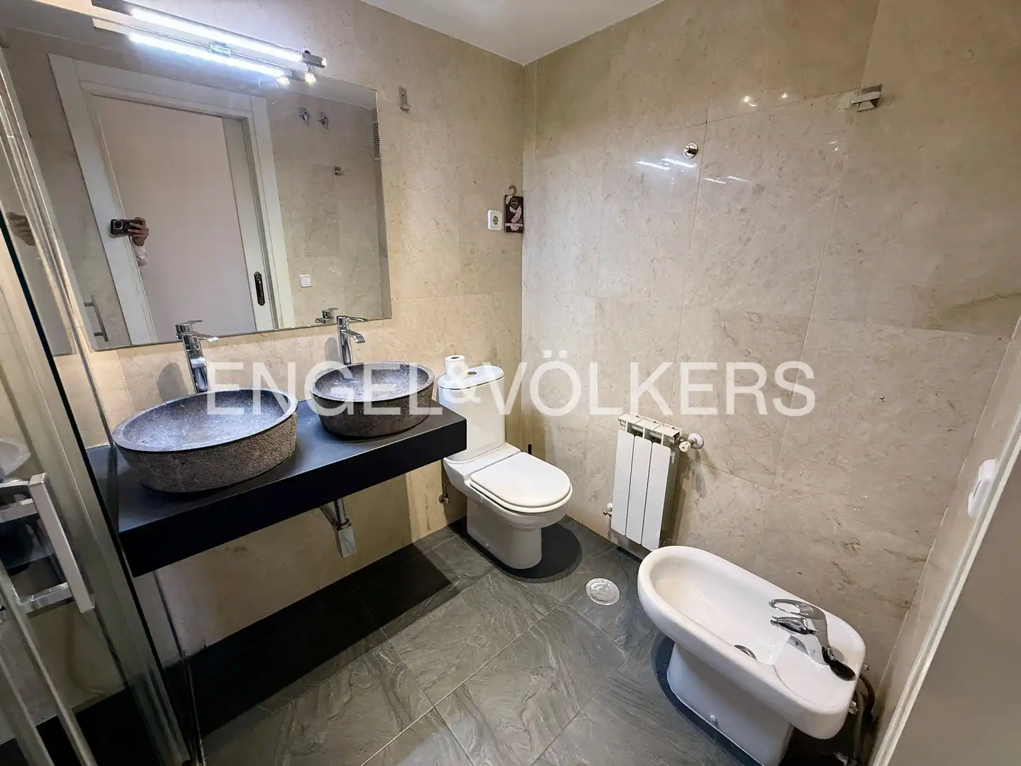 Baño de Piso de alquiler en Madrid con Aire acondicionado, Calefacción y Piscina
