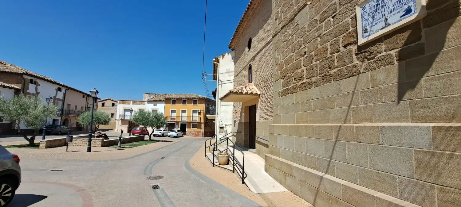 Vista exterior de Casa o xalet en venda en Tierz amb Aire condicionat, Calefacció i Traster