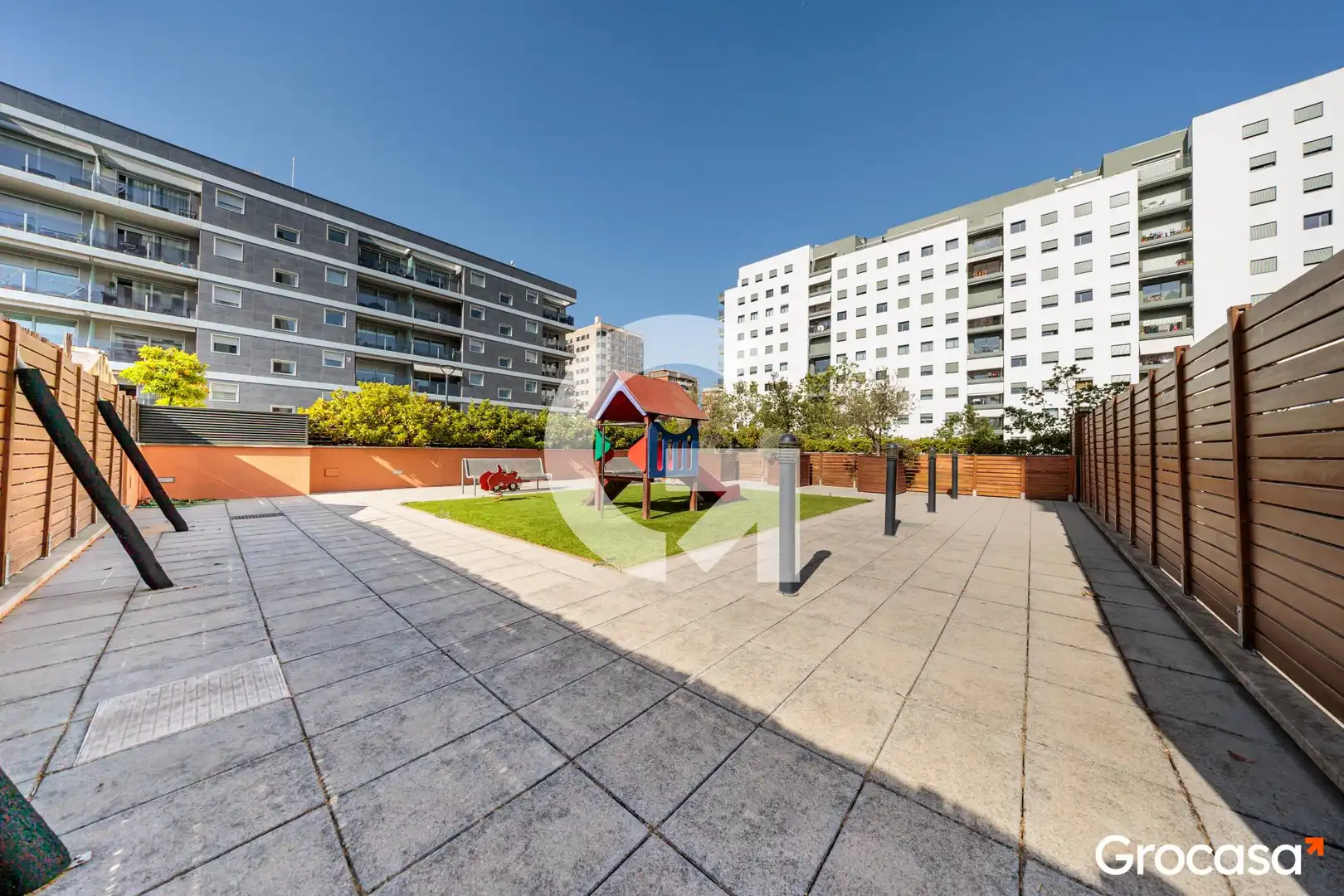 Exterior view of Ground floor for sale in Terrassa  with Air Conditioner, Heating and Private garden