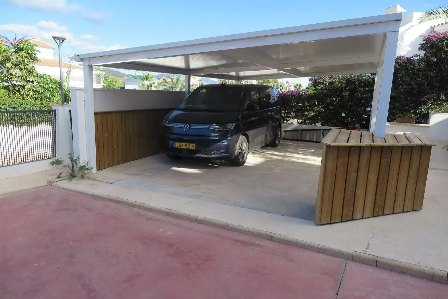Aparcament de Casa o xalet en venda en El Campello amb Aire condicionat, Calefacció i Jardí privat