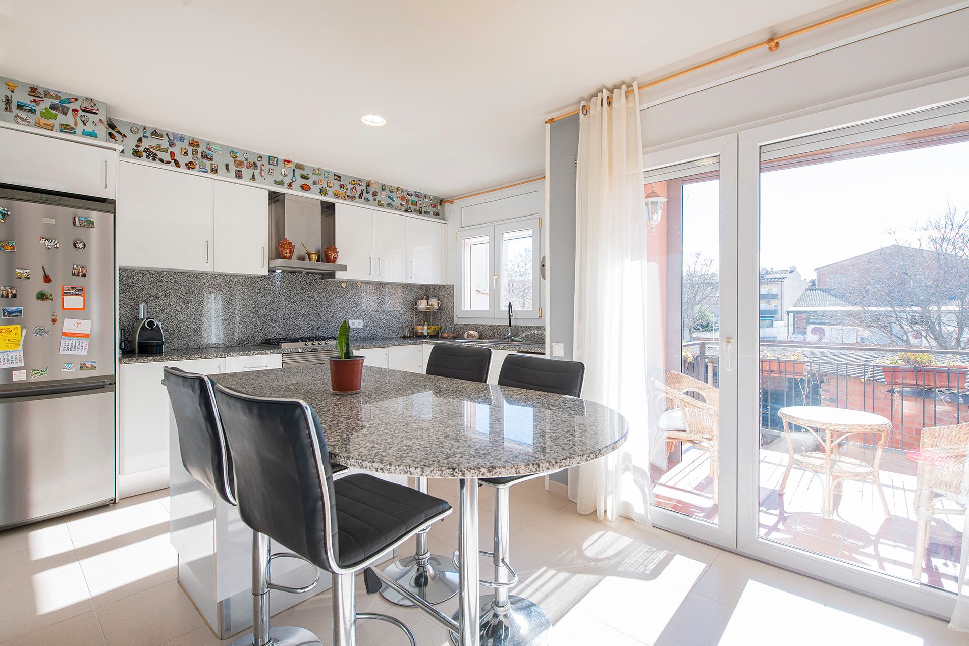Kitchen of Single-family semi-detached for sale in Banyoles  with Air Conditioner, Heating and Terrace