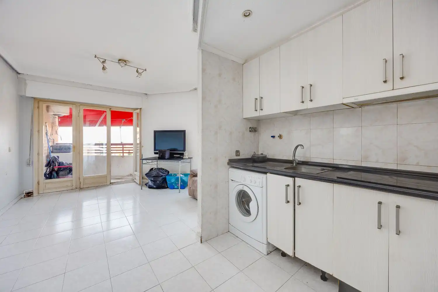 Kitchen of Flat for sale in Torrevieja  with Balcony and Community pool