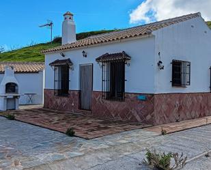 Vista exterior de Finca rústica en venda en Yunquera amb Jardí privat, Terrassa i Piscina