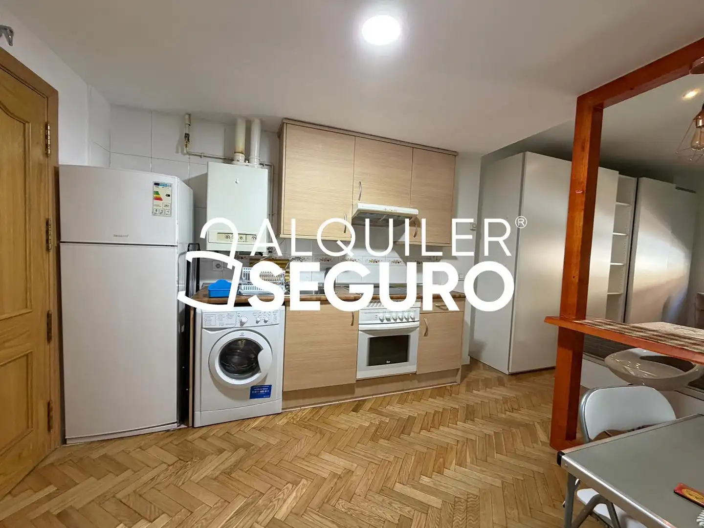 Küche von Loft zur Miete in Madrid mit Heizung, Abstellraum und Möbliert