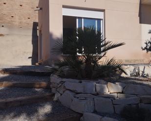 Vista exterior de Casa o xalet de lloguer en Serra amb Jardí privat, Terrassa i Piscina