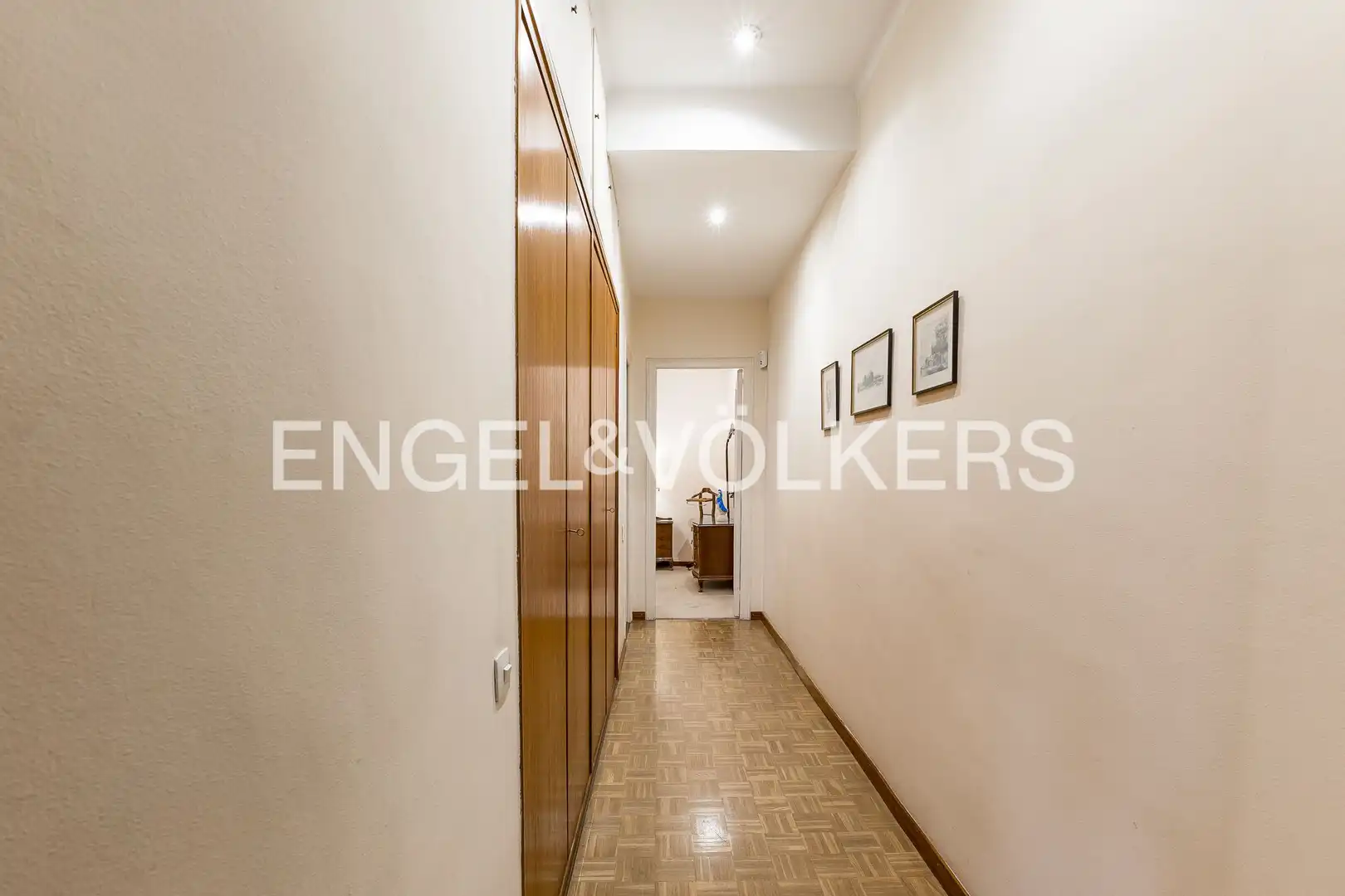Flat for sale in Barcelona  with Heating and Parquet flooring