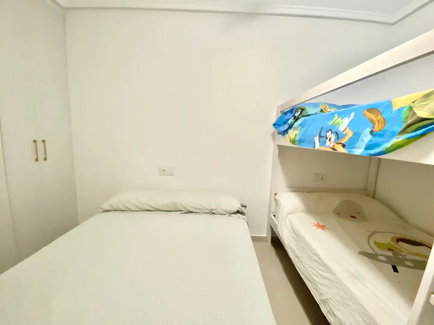 Bedroom of Apartments for rent in Guardamar del Segura  with Heating, Furnished and Washing machine