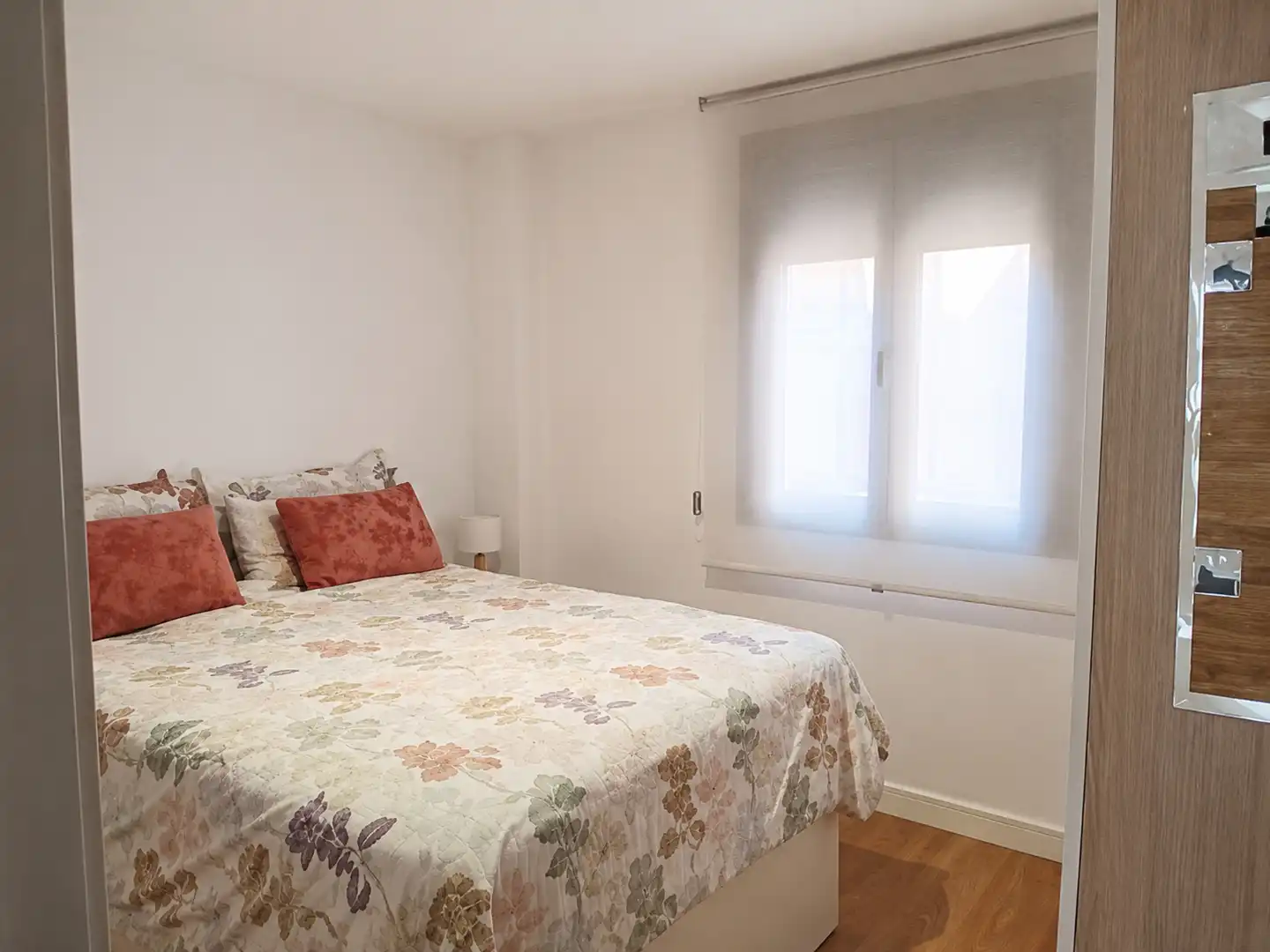 Bedroom of Flat for rent in Madrid  with Private garden, Furnished and Community pool