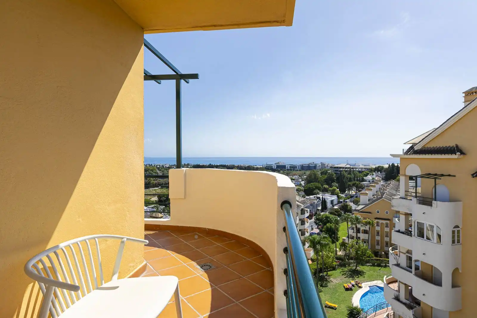 Terrasse von Maisonette zum Verkauf in Marbella mit Klimaanlage, Terrasse und Möbliert