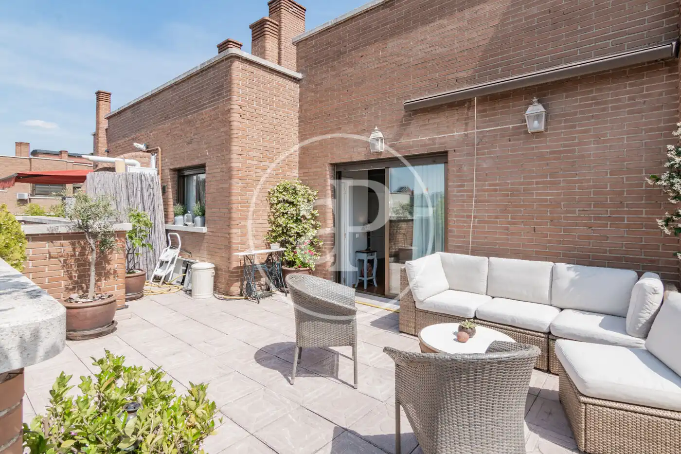Terrassa de Àtic de lloguer en Madrid amb Aire condicionat, Calefacció i Jardí privat