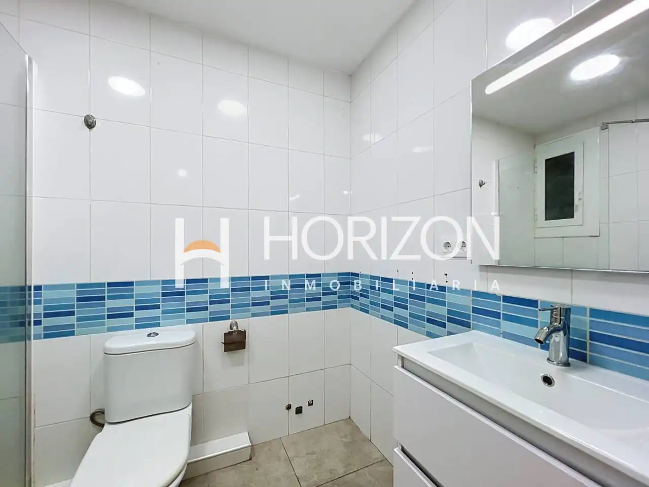 Baño de Piso en venta en Barcelona con Parquet, Trastero y Amueblado