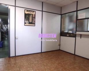 Nau industrial en venda en Badalona
