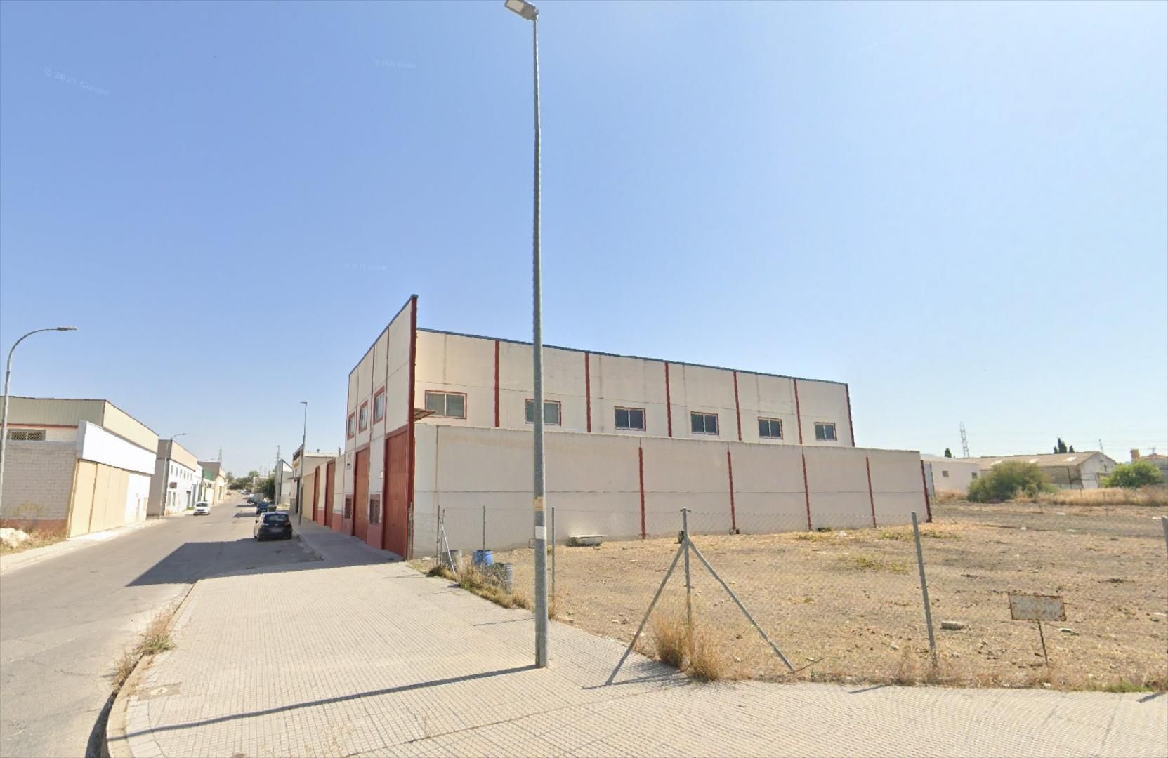 Vista exterior de Terreny industrial en venda en Lucena