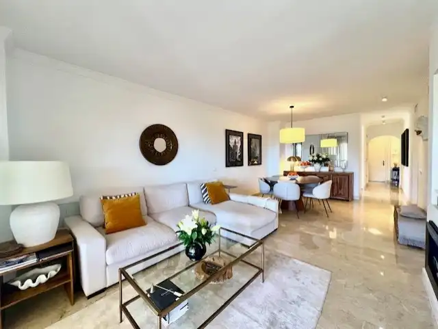 Wohnzimmer von Wohnung zum Verkauf in Marbella mit Klimaanlage, Heizung und Terrasse
