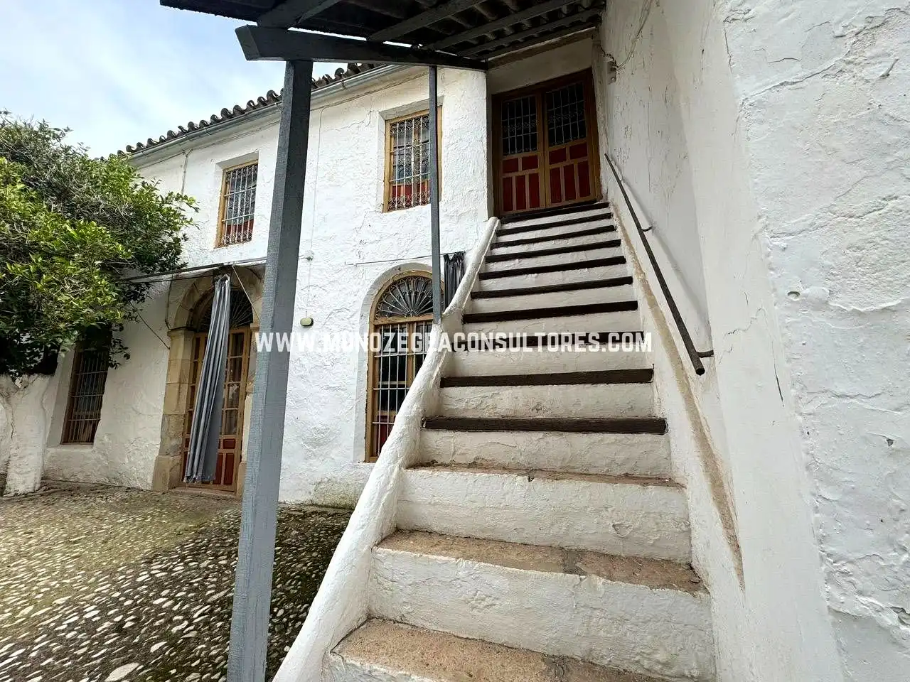 Vista exterior de Casa o chalet en venta en Lucena con Aire acondicionado, Jardín privado y Piscina