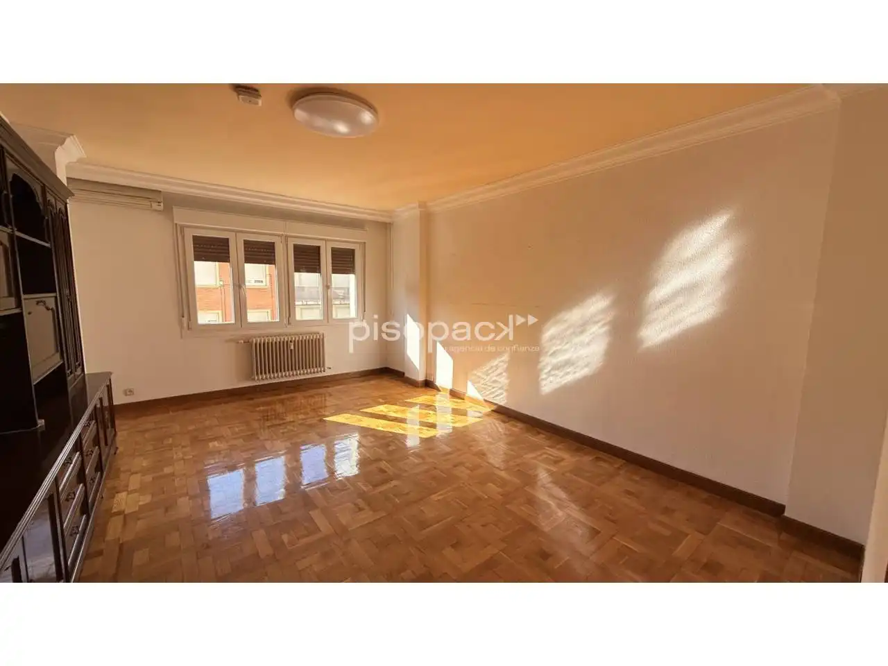 Sala de estar de Piso en venta en  Pamplona / Iruña con Aire acondicionado, Terraza y Trastero