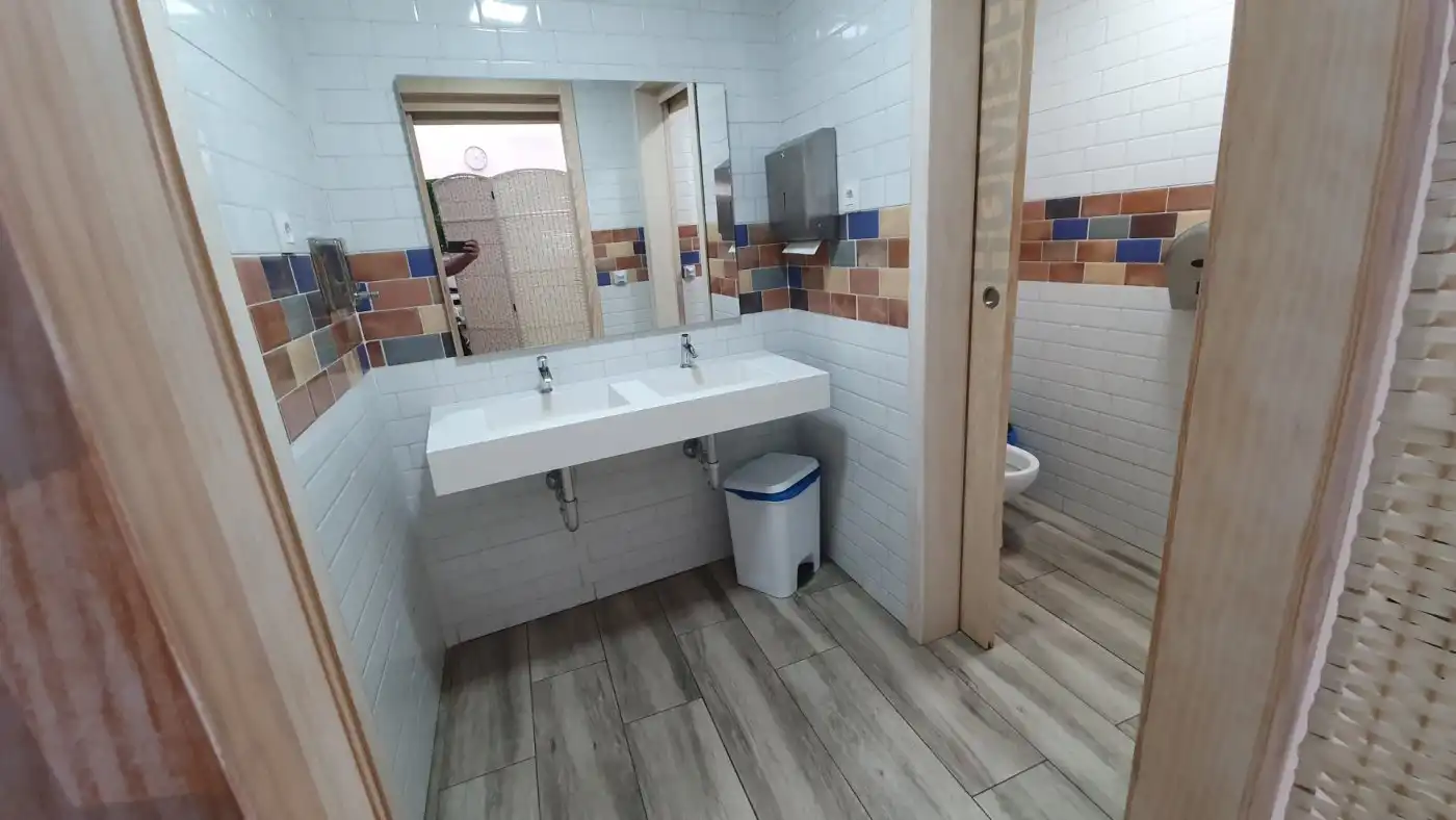 Bathroom of Commercial properties for sale in Almorox  with Air Conditioner
