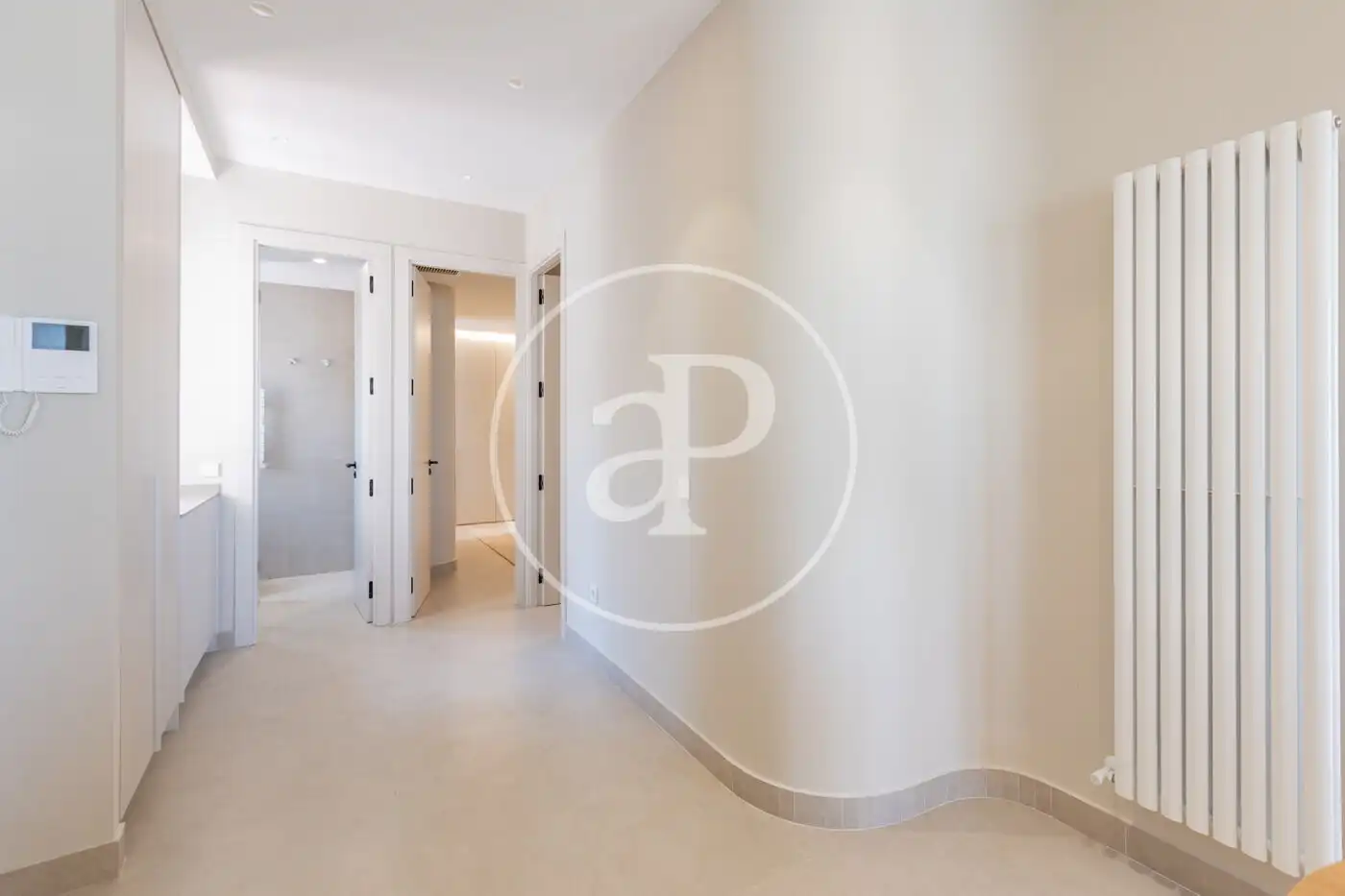 Flat for sale in Madrid  with Air Conditioner, Heating and Furnished