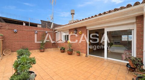 Foto 2 von Maisonette zum Verkauf in Fondo, Santa Coloma de Gramenet