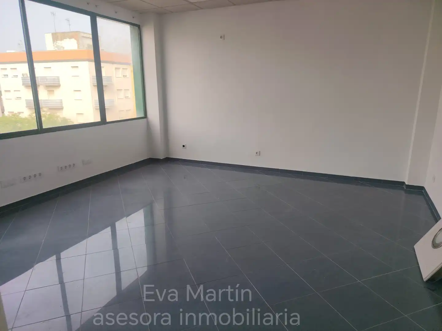 Wohnzimmer von Büro zur Miete in Sevilla mit Klimaanlage und Heizung
