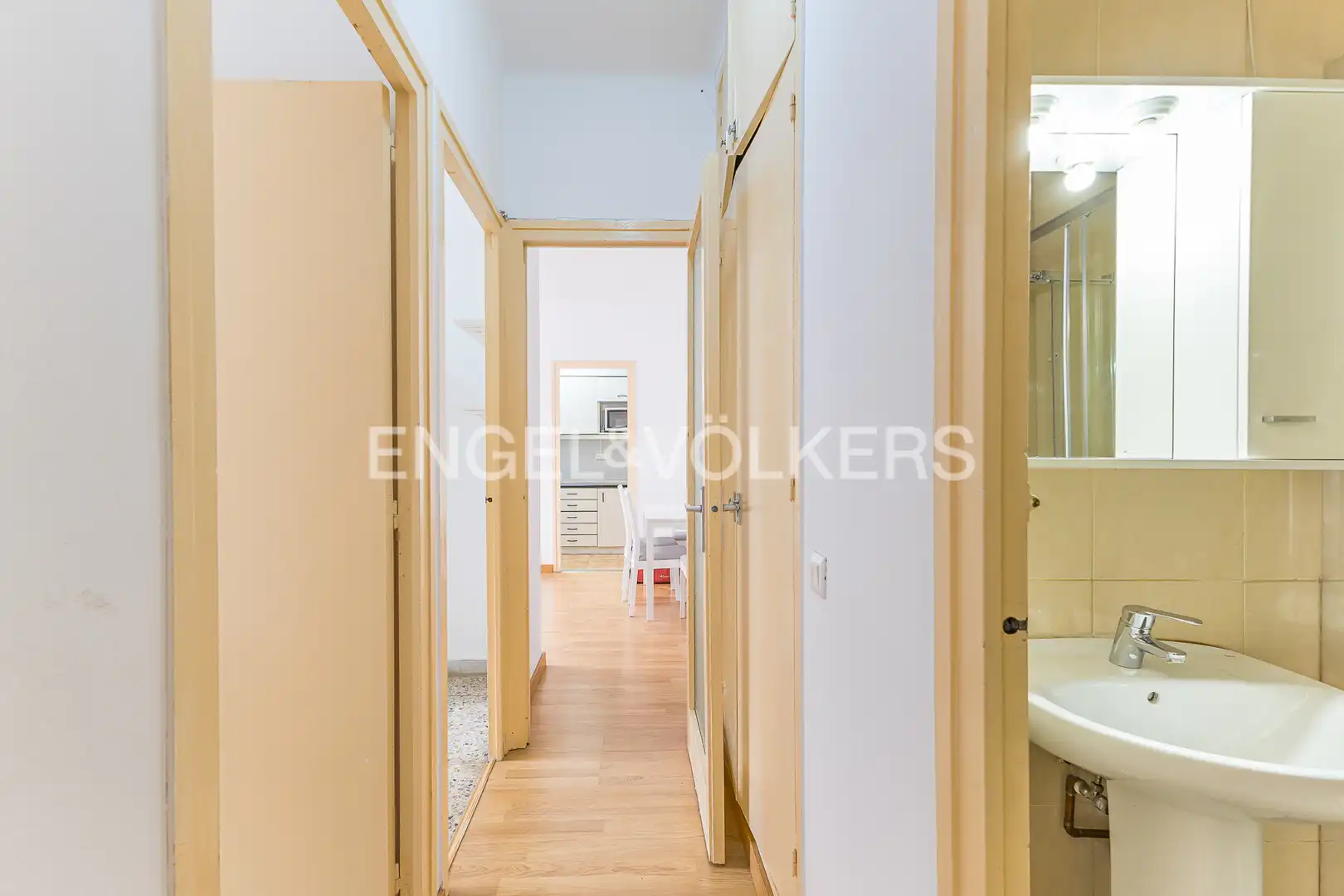 Flat for rent in Barcelona  with Heating, Furnished and Balcony